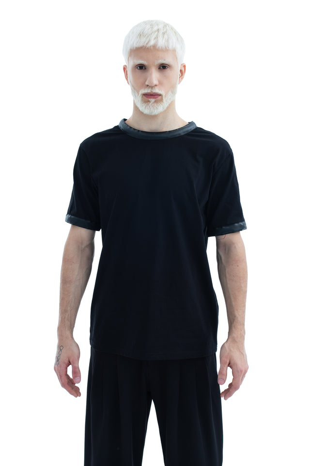 RUN(A)WAY CUT OUT NECK TSHIRT