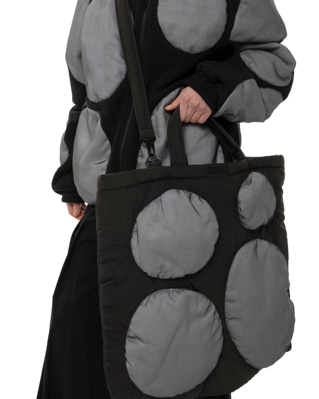 RETENTION WHITE CIRCLES PUFFER TOTE BAG
