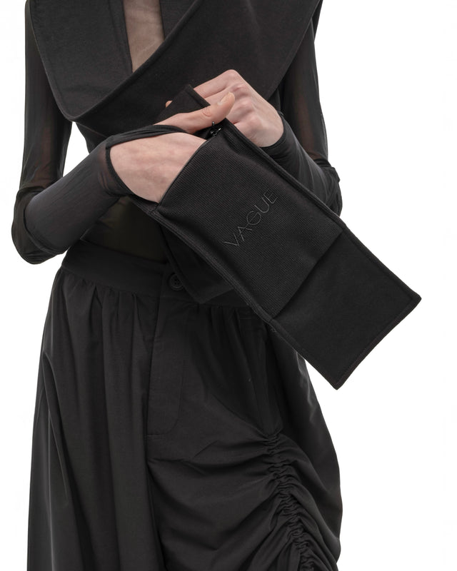 RETENTION BLACK HAT WITH EXTENDED LONG SCARF PANEL