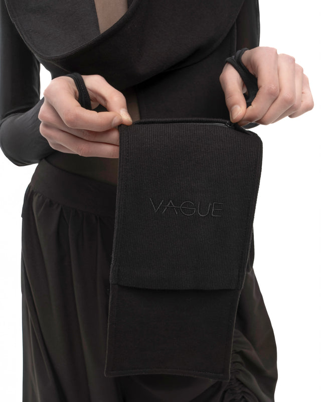 RETENTION BLACK HAT WITH EXTENDED LONG SCARF PANEL