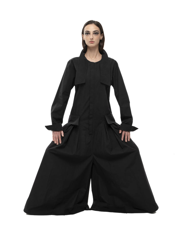 RETENTION BLACK WIDE-LEG JUMPSUIT WITH A STRUCTURED SILHOUETTE