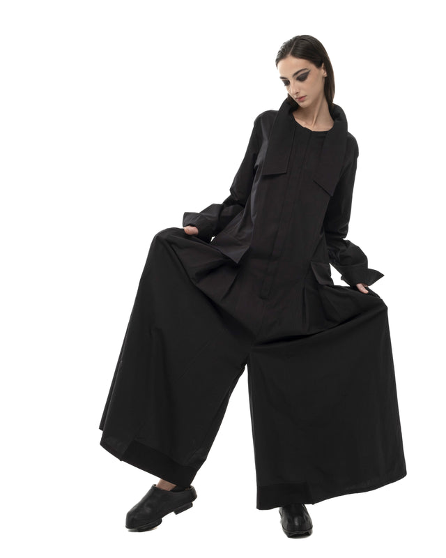 RETENTION BLACK WIDE-LEG JUMPSUIT WITH A STRUCTURED SILHOUETTE