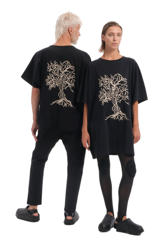 EARS TO EAR(TH) TREE EMBROIDERED OVERSIZED BLACK TEE