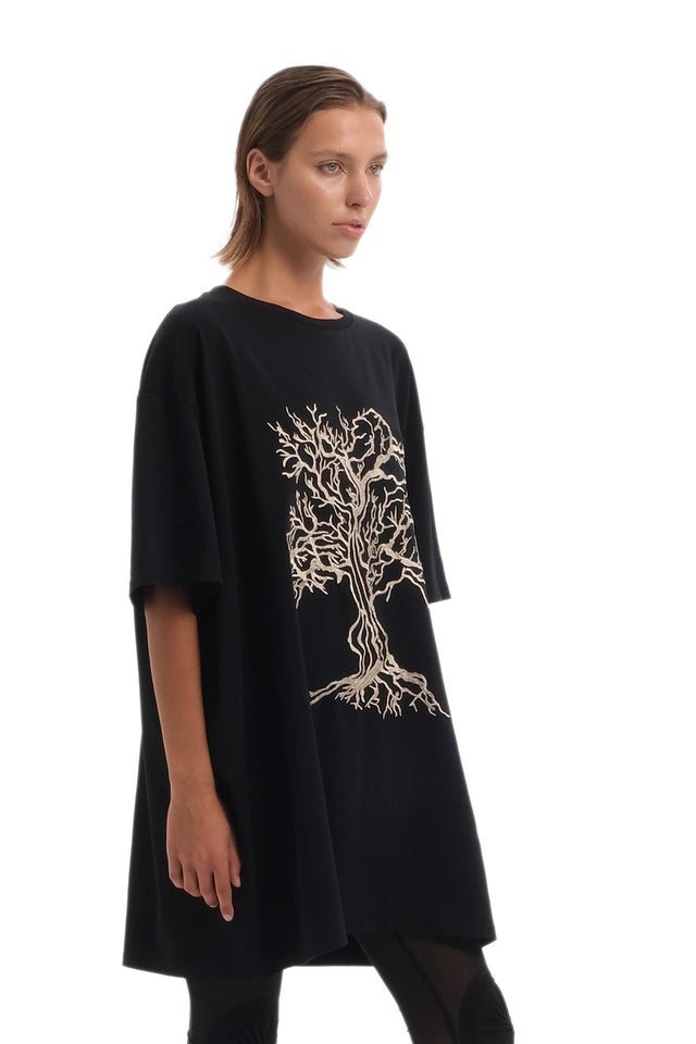 EARS TO EAR(TH) TREE EMBROIDERED OVERSIZED BLACK TEE