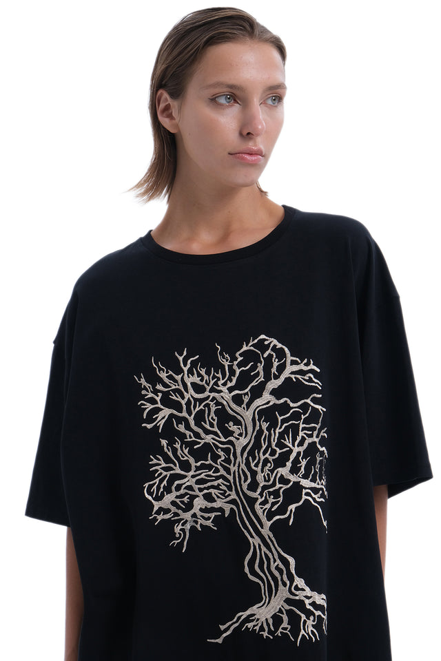 EARS TO EAR(TH) TREE EMBROIDERED OVERSIZED BLACK TEE