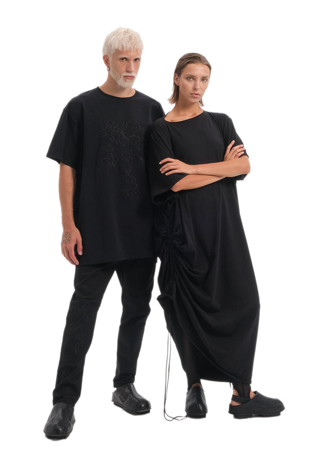 EARS TO EAR(TH) TREE EMBROIDERED OVERSIZED BLACK TEE