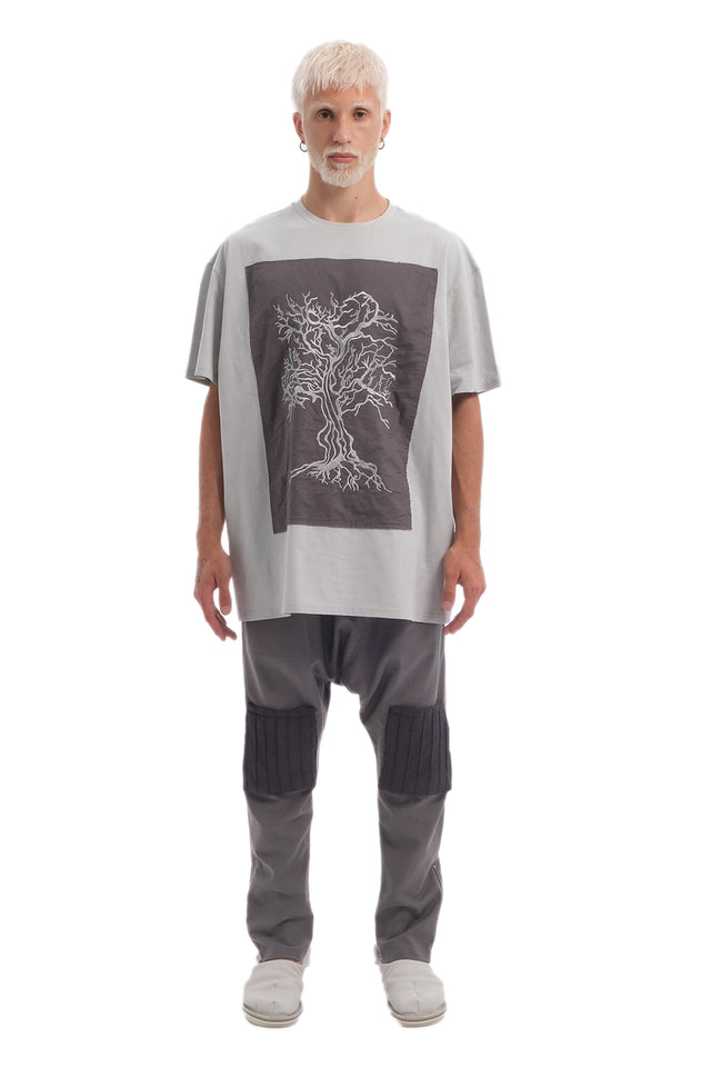 EARS TO EAR(TH) TREE EMBROIDERED OVERSIZED LIGHT GREY TEE