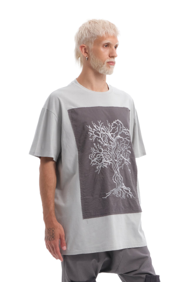 EARS TO EAR(TH) TREE EMBROIDERED OVERSIZED LIGHT GREY TEE