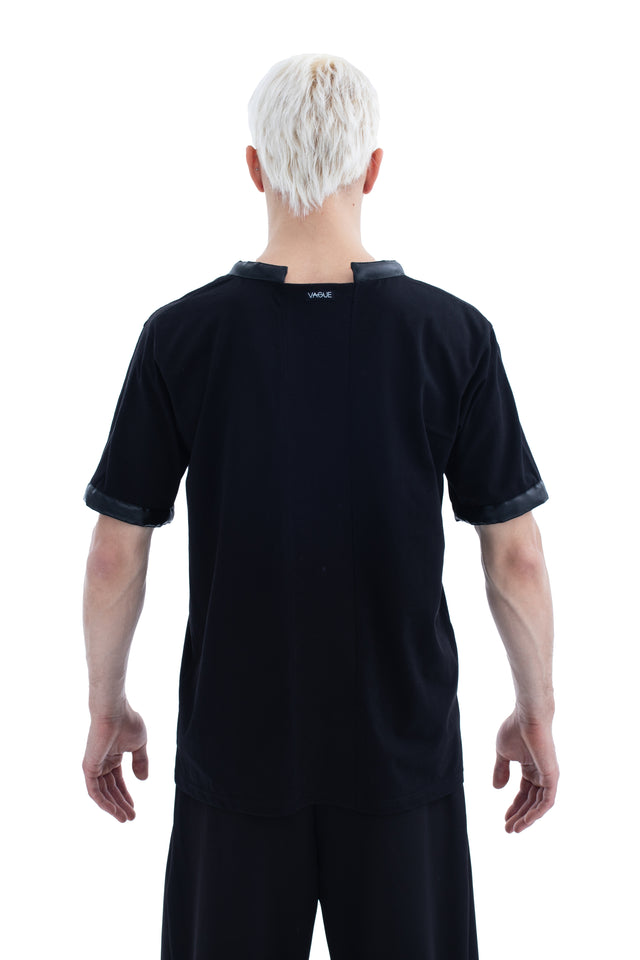 RUN(A)WAY CUT OUT NECK TSHIRT