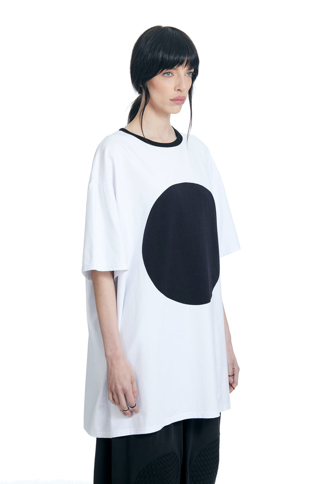 ANICCA WHITE OVERSIZED FRONT CIRCLE TEE